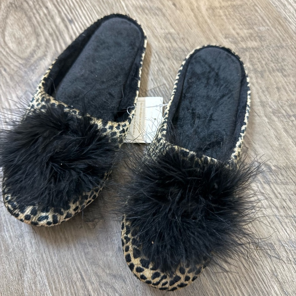 Leopard Print Slippers with Black Fur
